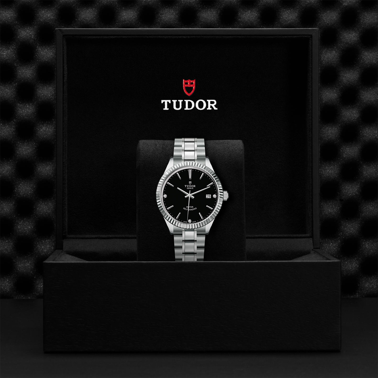 Tudor Style M12510-0009