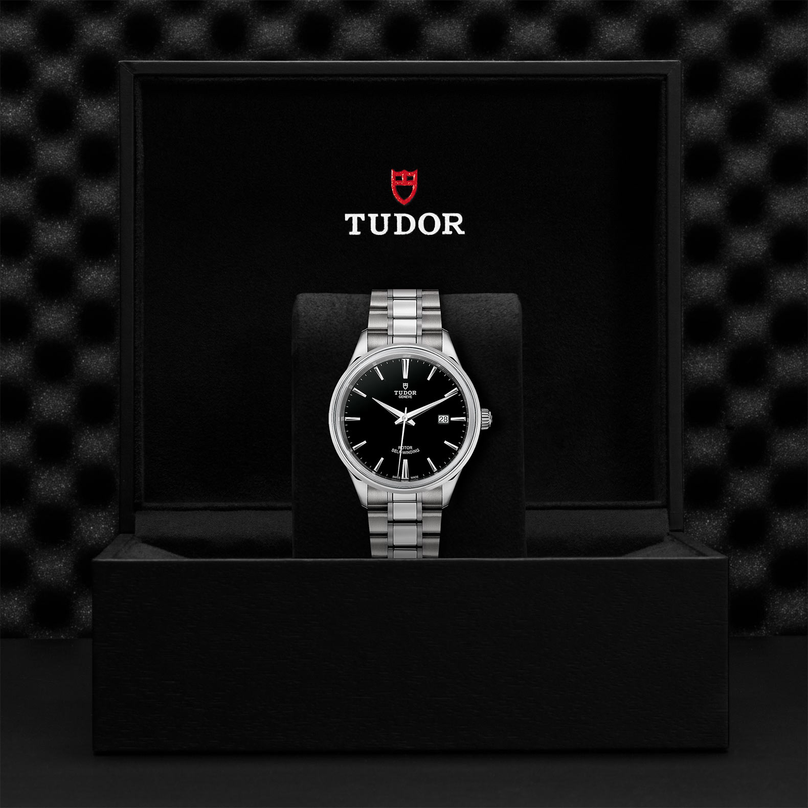 Tudor Style M12700-0002