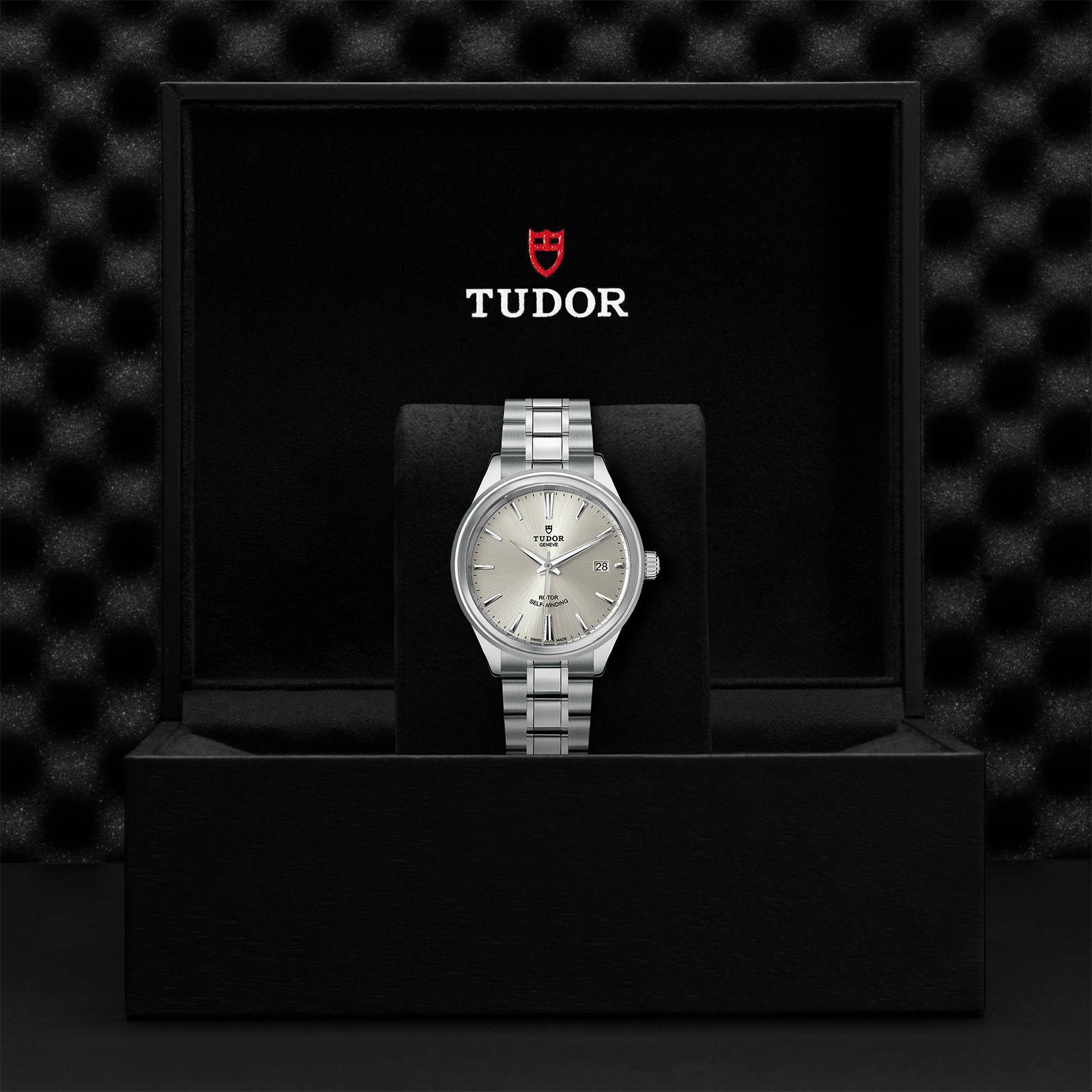 Tudor Style M12500-0001