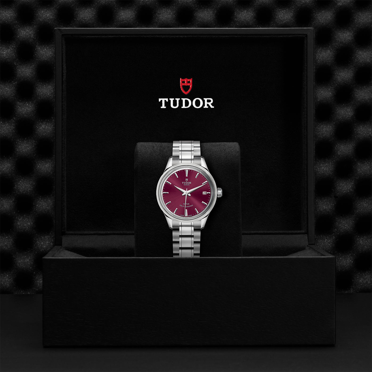 Tudor Style M12300-0010