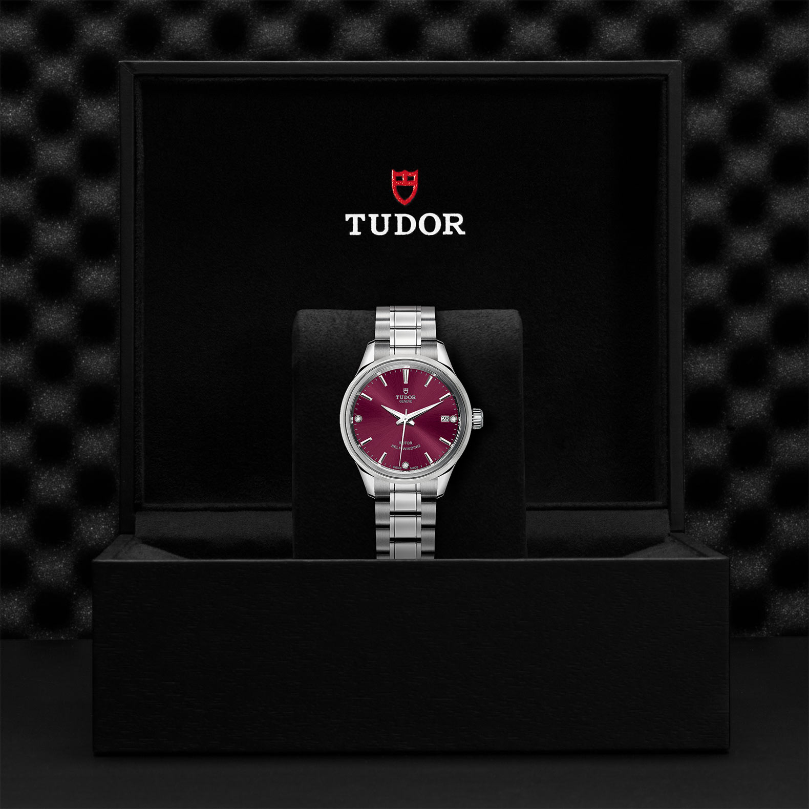 Tudor Style M12300-0014
