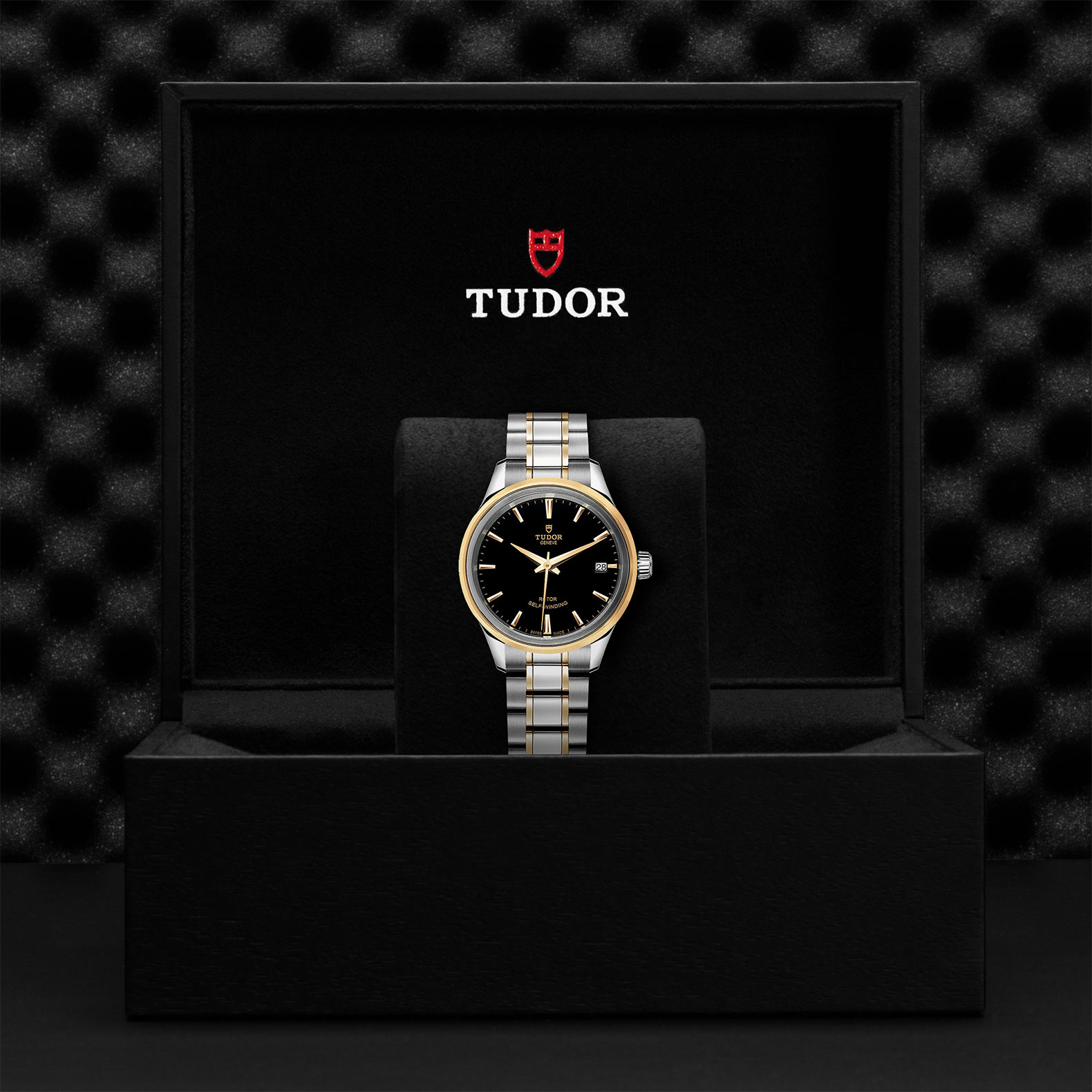 Tudor Style M12303-0003