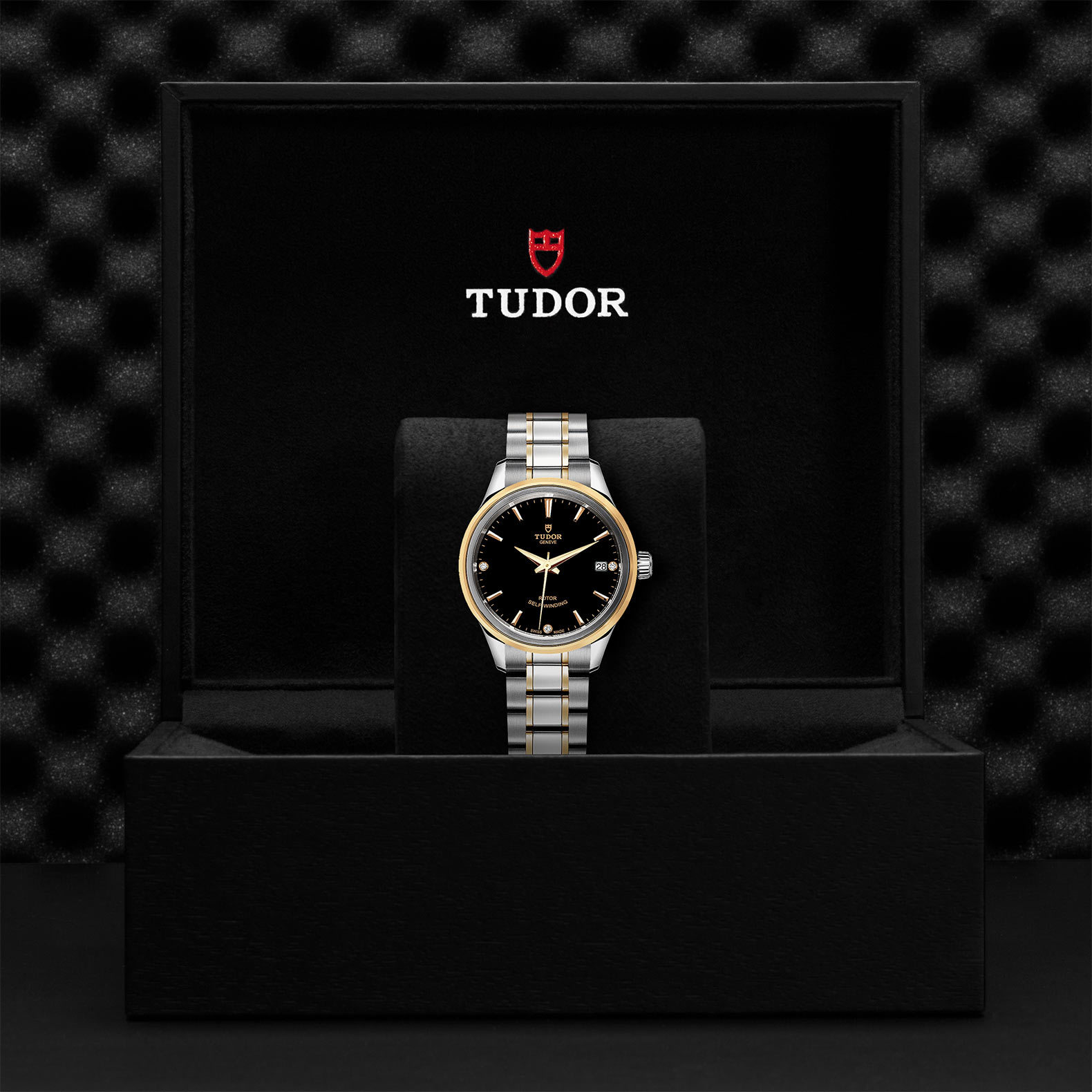 Tudor Style M12303-0006