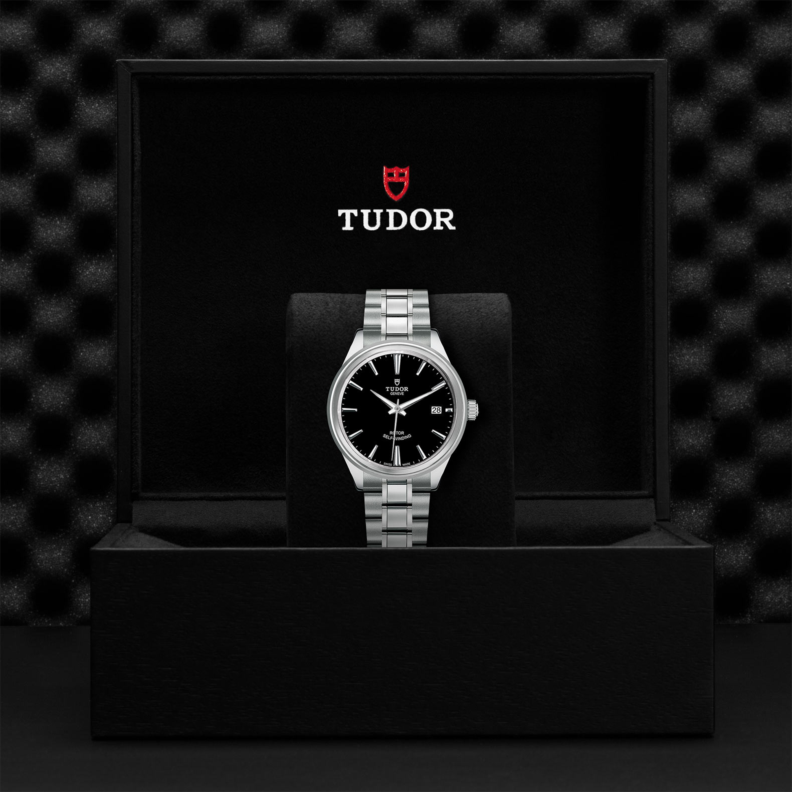 Tudor Style M12500-0002