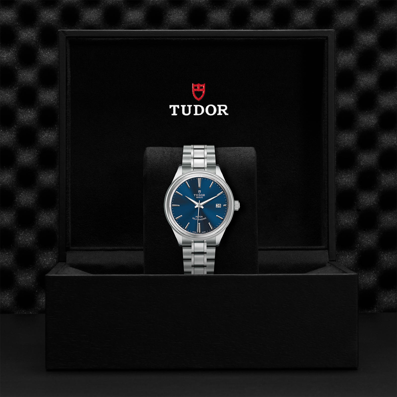 Tudor Style M12500-0009