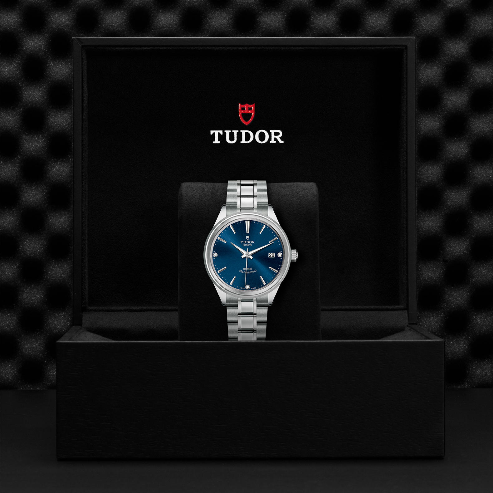 Tudor Style M12500-0013