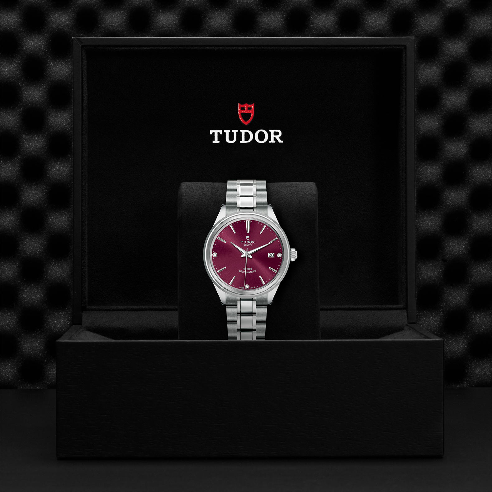 Tudor Style M12500-0015