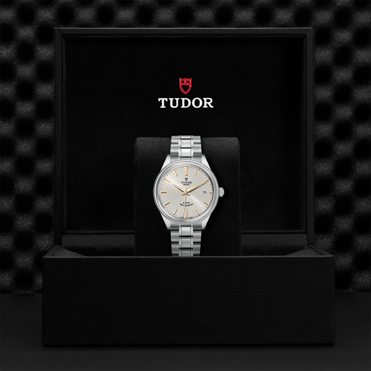Tudor Style M12500-0017