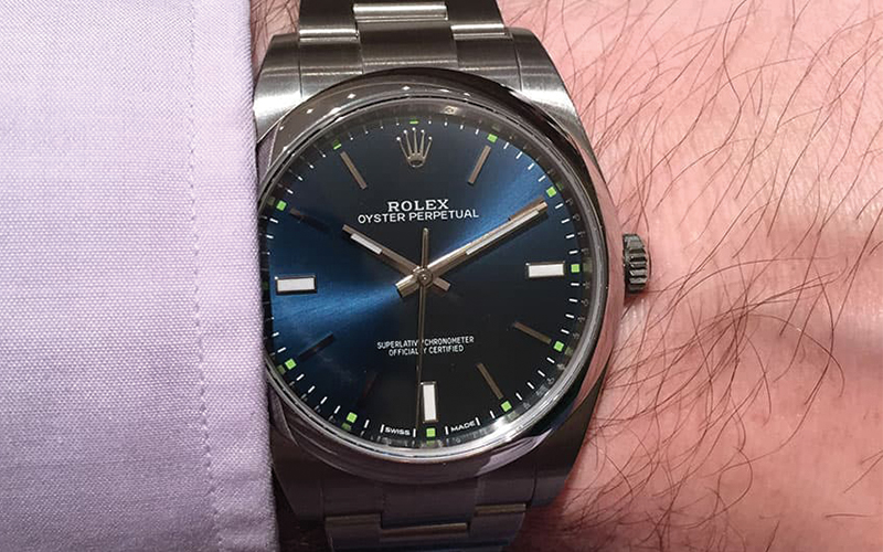 Rolex Oyster Perpetual_114300_Automatic_Steel case_Steel bracelet_Men's watch/unisex_3132 caliber_Sapphire glass_Blue dial_fold clasp_Center Seconds, Luminescent hands_Chronometer_Luminous indexes