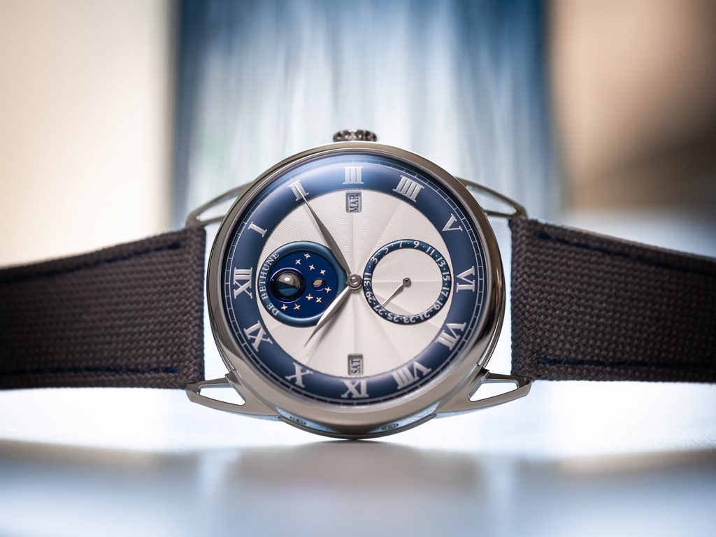 The new DB25sQP features a two-tone silver and blue dial.